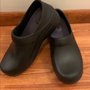 Crocs nursing shoes